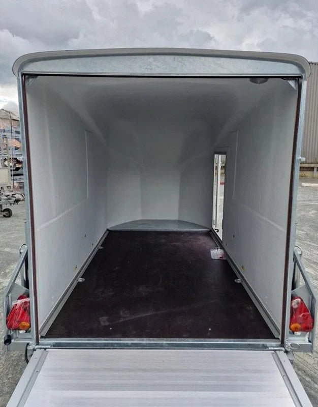 Remorque cargo Pullman Debon 1300 bleue avec suspension et porte latérale