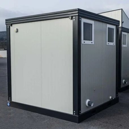 Unité sanitaire SDU avec toilettes, douche, lavabo et urinoir – Image 7